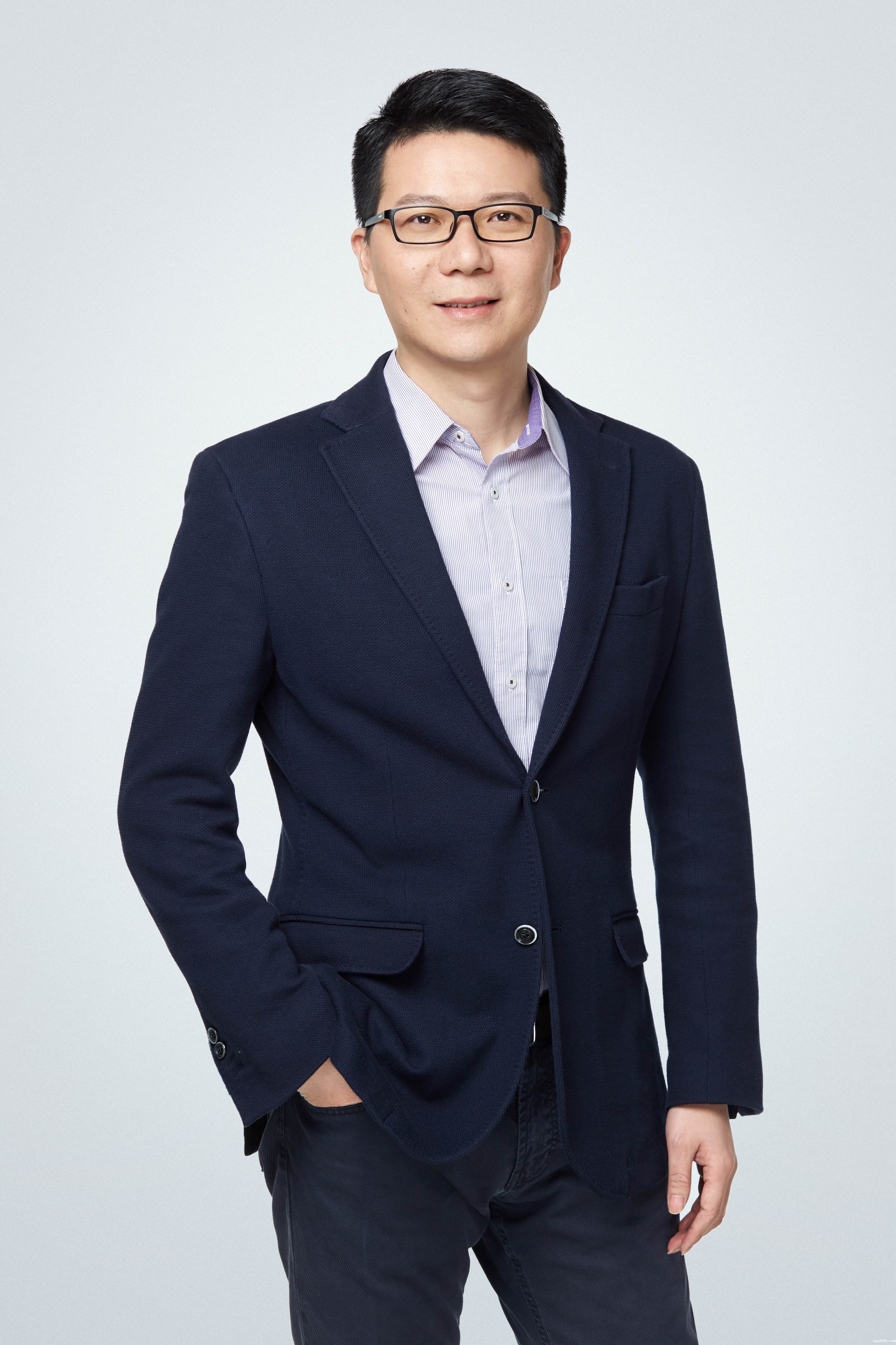 吴彬华_副本.jpg 吴彬华_副本.jpg