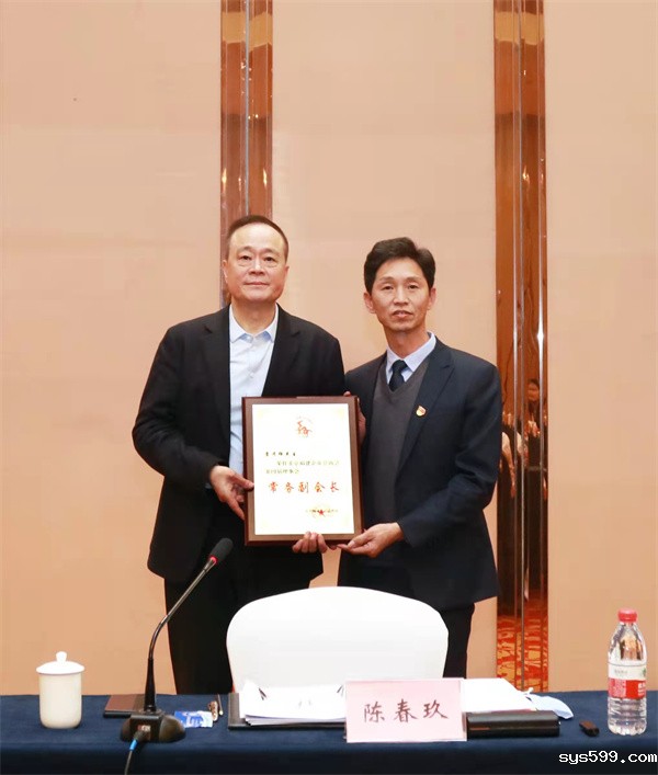 雷远强.jpg 雷远强.jpg