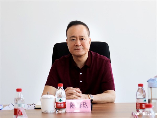 2L8A4223w.jpg 2L8A4223w.jpg