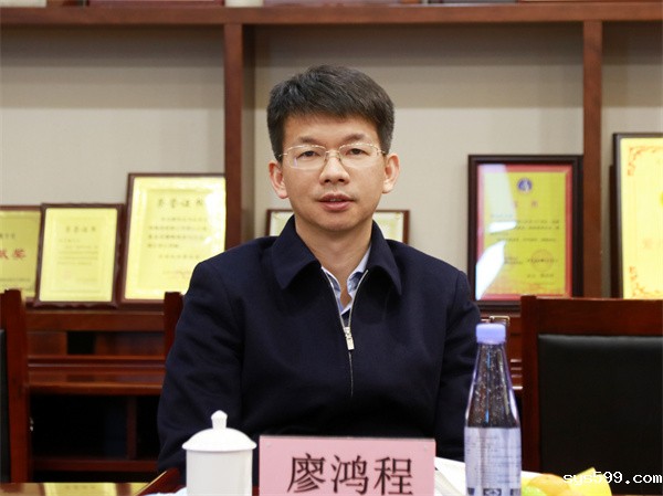 2L8A1076.jpg 2L8A1076.jpg