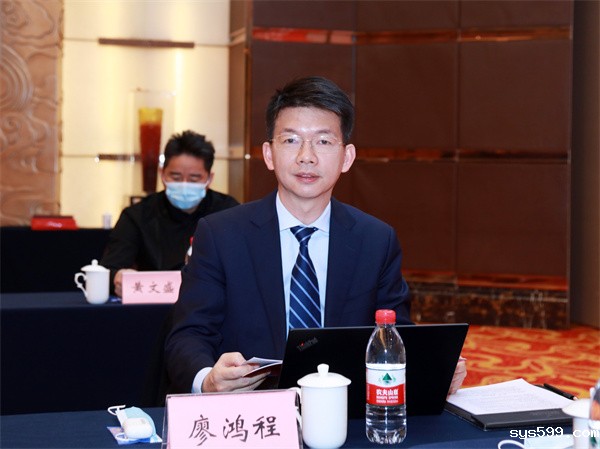 2L8A2384.jpg 2L8A2384.jpg