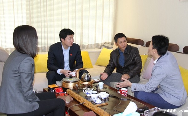 bv伟德中文网常务副会长李云兵，副会长陈驰、杨勇龙共同来到总商会值班