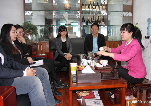 bv伟德中文网组织秘书处工作人员举办泡茶技法培训班