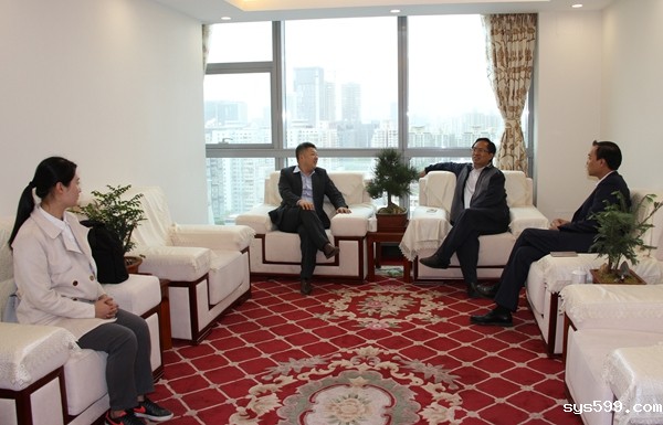 总商会常务副会长赵曾海、韩孝煌，副会长张天桥值班