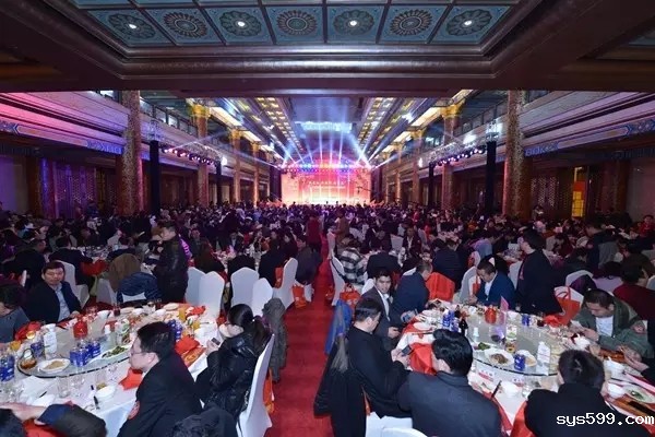 北京京华公益事业基金会为第二届理、监事会成员授牌