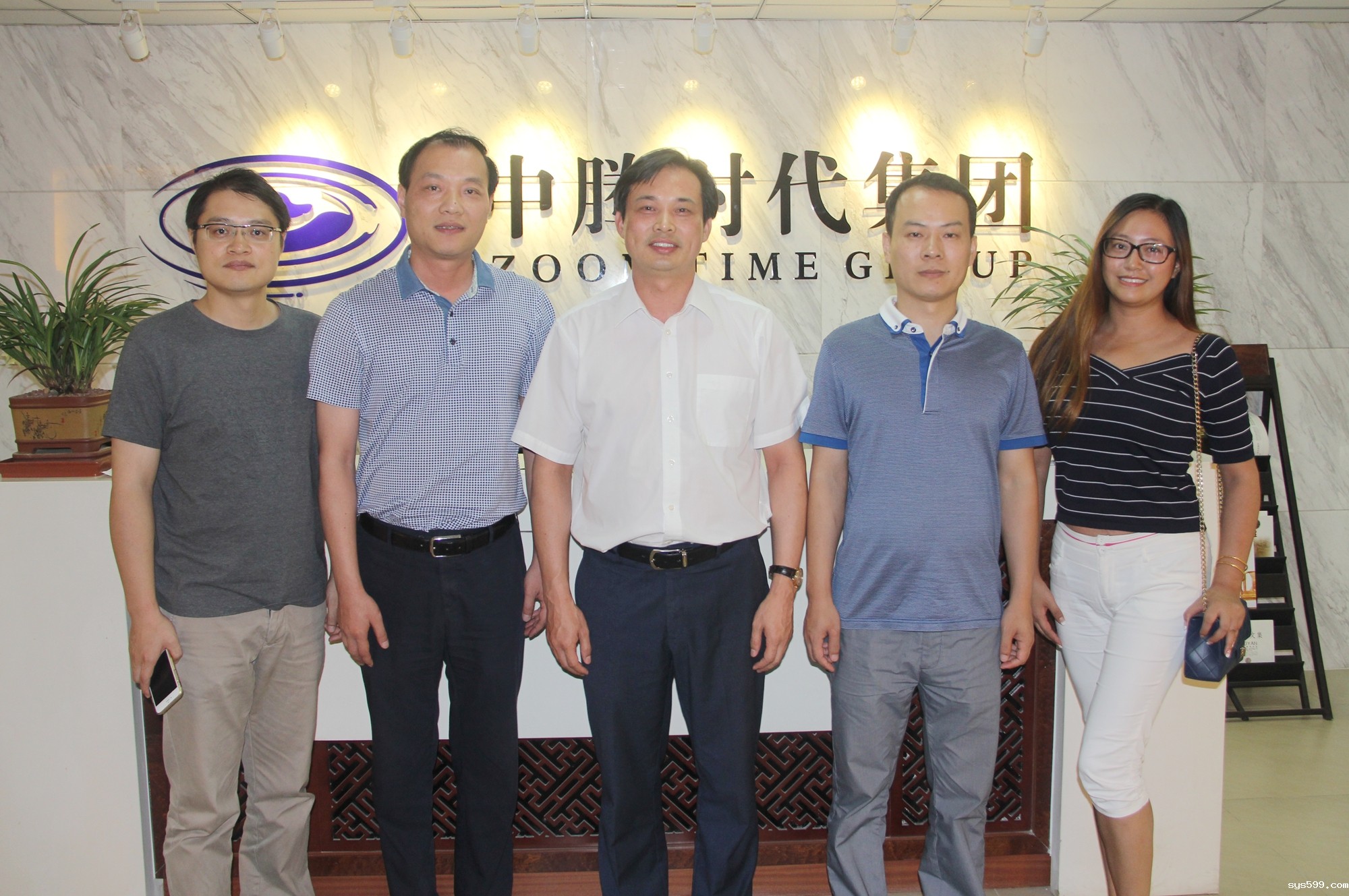 bv伟德中文网分别走访调研常务副会长陈雪峰、庄伟雄企业单位