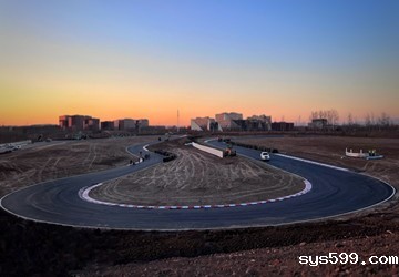 总商会名誉会长叶明钦企业金港俱乐部赛道正式开放！